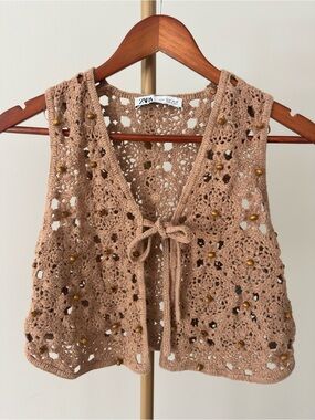 Zara Crochet Vest Women's Small Tan Wood Bead Open Front Boho Festival Layering